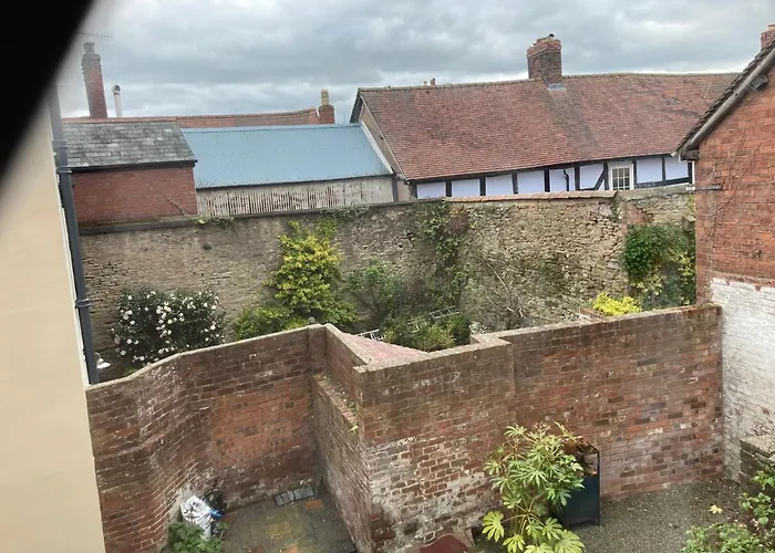 Rooftops - Bijou Sister Apartment To Assembly View - Free Parking Permit Provided