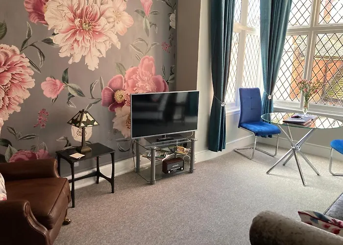 Rooftops - Bijou Sister Apartment To Assembly View - Free Parking Permit Provided